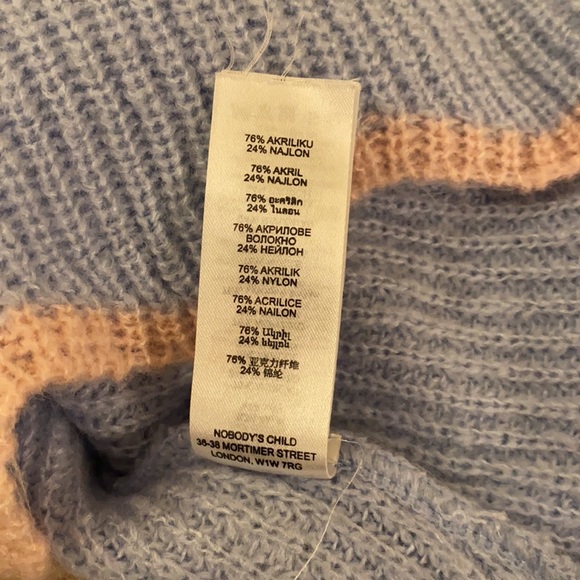 blue and pink bell sleeve sweater - Picture 4 of 4